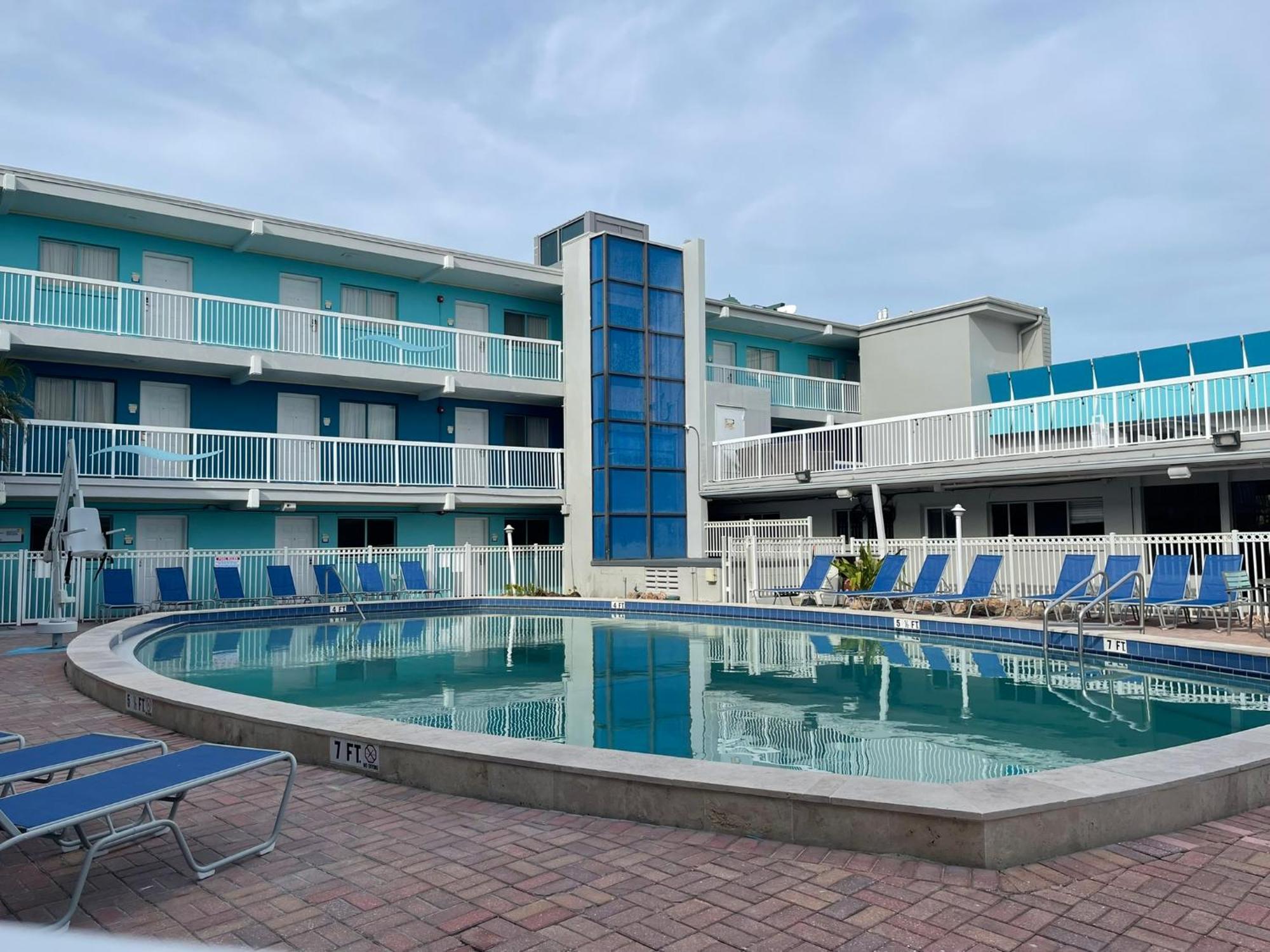 Bilmar Beach Resort St. Pete Beach Bagian luar foto